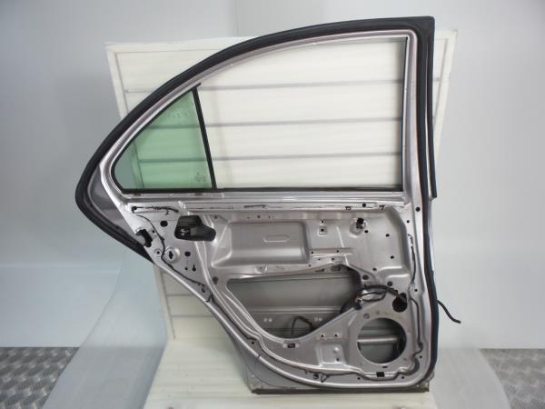 Porta trás esquerda MERCEDES-BENZ Classe C (W203) Imagem-1