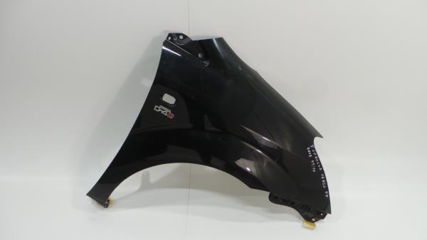 Guarda-lamas direito TOYOTA Corolla Verso (ZER_, ZZE12_, R1_)