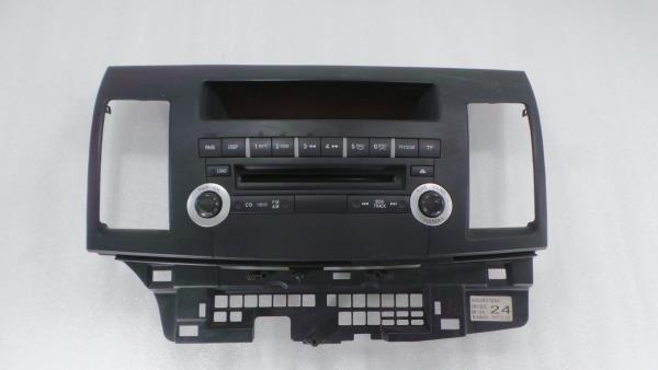 Panneau revêtement console centrale / radio MITSUBISHI Lancer VIII Sportback (CX_A)