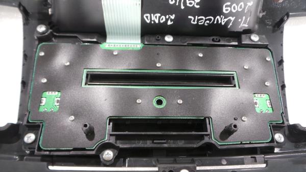 Panneau revêtement console centrale / radio MITSUBISHI Lancer VIII Sportback (CX_A) Imagem-4