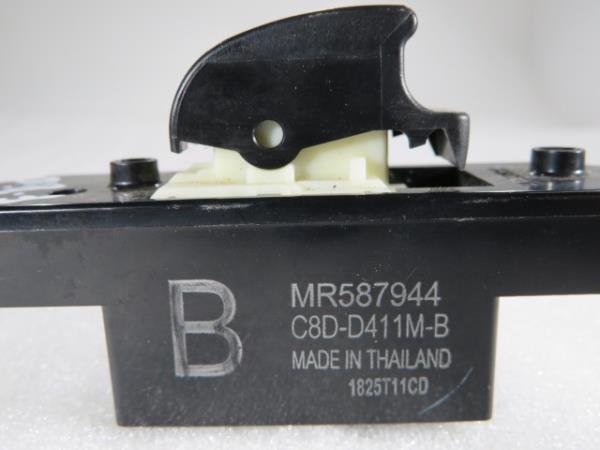 Commande / interrupteur lève-vitre Avant Droite MITSUBISHI ASX (GA_W_) Imagem-4