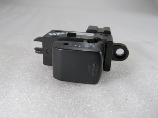 Comando / interruttore alzacristallo anteriore destro NISSAN NP300 Navara Pick Up (D40) Imagem-2