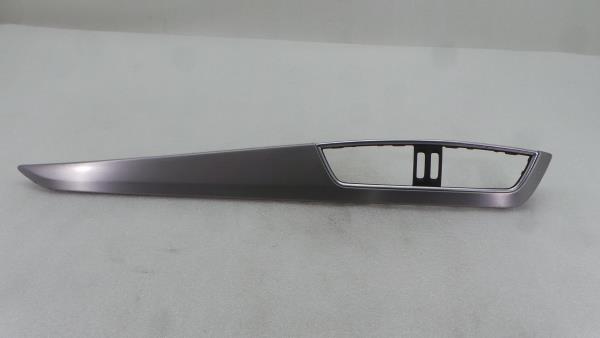 Dashboard trim MERCEDES-BENZ Classe C (W204) Imagem-1