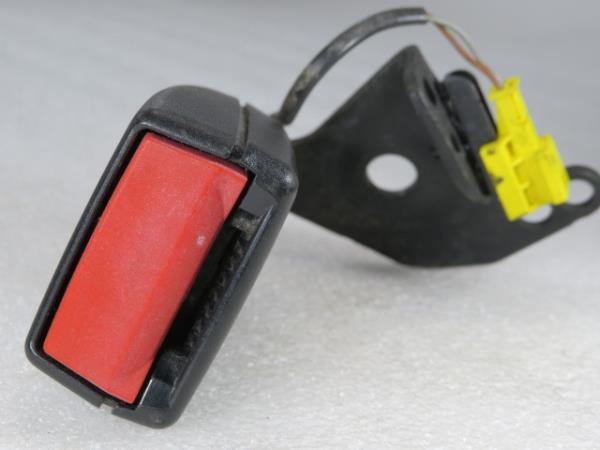 Prétensionneur de ceinture avant Droite MERCEDES-BENZ Classe C (W204)