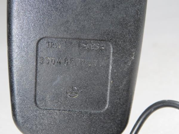 Gurtstraffer vorne rechts MERCEDES-BENZ Classe C (W204) Imagem-1