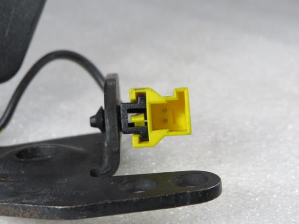 Gurtstraffer vorne rechts MERCEDES-BENZ Classe C (W204) Imagem-3