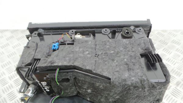 Guantera MERCEDES-BENZ Classe C (W204) Imagem-3