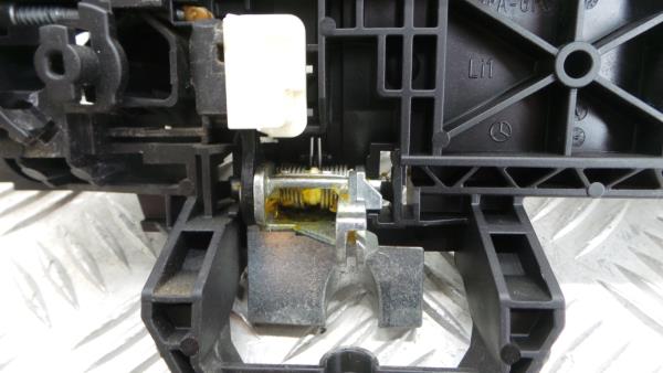 Left rear door handle MERCEDES-BENZ Classe C (W204) Imagem-2