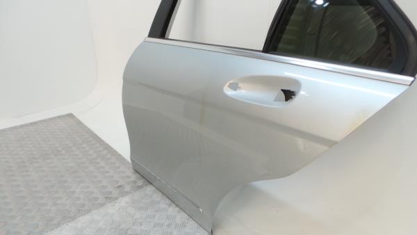 Porta trás esquerda MERCEDES-BENZ Classe C (W204) Imagem-2