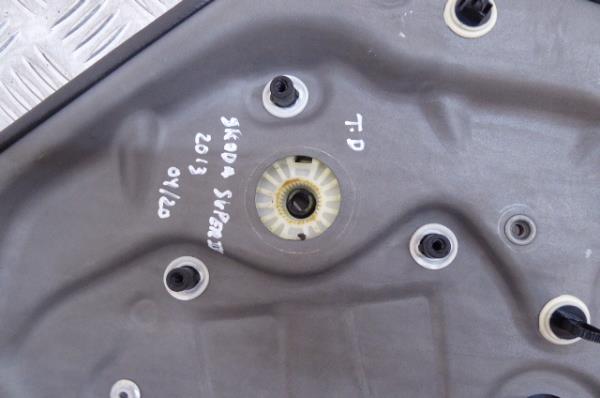 Right rear window regulator SKODA Superb II Break (3T5) Imagem-3