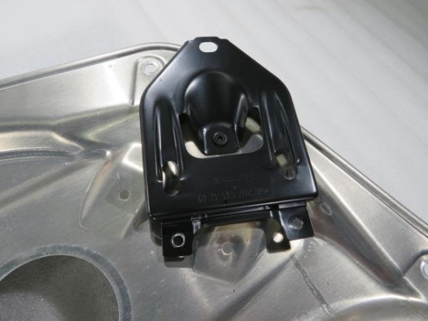 Alzavetro anteriore sinistro MERCEDES-BENZ Classe C (W204) Imagem-3