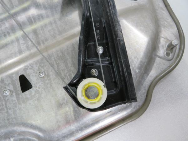 Alzavetro anteriore sinistro MERCEDES-BENZ Classe C (W204) Imagem-8