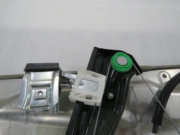 Alzavetro anteriore sinistro MERCEDES-BENZ Classe C (W204) Imagem-7