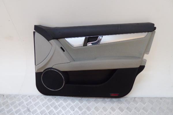 Revestimiento interior de puerta delantero derecho MERCEDES-BENZ Classe C (W204)