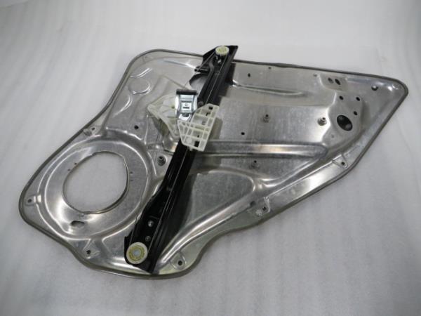 Alzavetro posteriore sinistro MERCEDES-BENZ Classe C (W204) Imagem-3