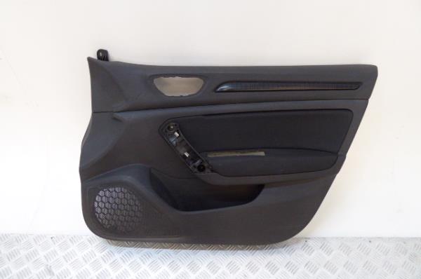 Forra porta / quartela frente direita RENAULT Megane IV Grandtour (K9A/M_)