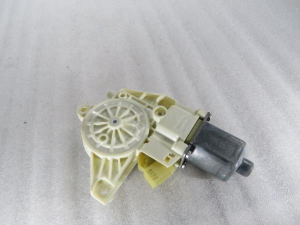 Moteur lève-vitre avant Droite MERCEDES-BENZ Classe C (W204)