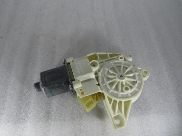 Moteur lève-vitre arrière gauche MERCEDES-BENZ Classe C (W204)