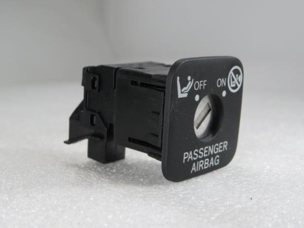 Botão / interruptor electromecânico / relé LEXUS IS II (GSE2_, ALE2_, USE2_) Imagem-1
