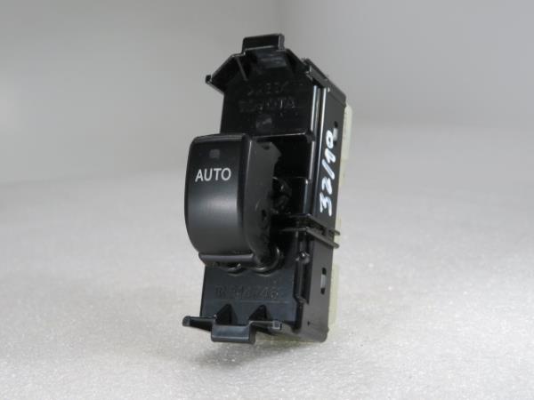 Comando / botão / interruptor vidros frente direito LEXUS IS II (GSE2_, ALE2_, USE2_)