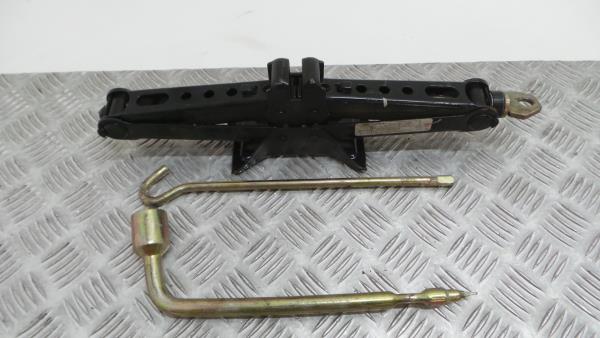 Kit / ensemble d'outils MITSUBISHI Carisma Hatchback (DA_)