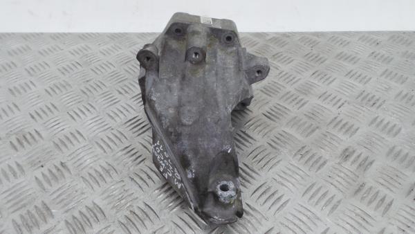 Generic support MERCEDES-BENZ Classe C (W204)