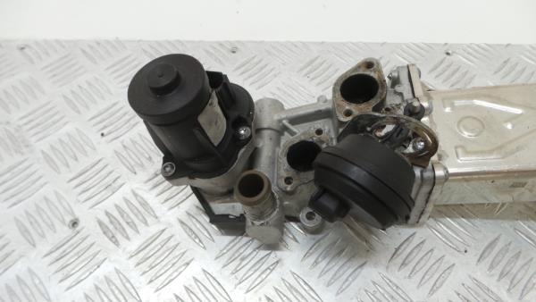 Radiador de gases / EGR VOLKSWAGEN Passat (362) Imagem-1