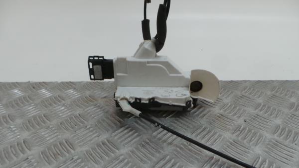 Cerradura / cierre puerta delantero izquierdo PEUGEOT 3008 I (0U_)