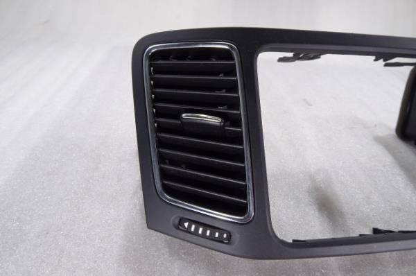 Diffuser / air vent VOLKSWAGEN Sharan (7N) Imagem-1