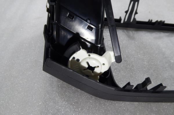 Diffuser / air vent VOLKSWAGEN Sharan (7N) Imagem-9