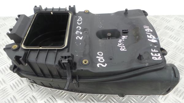 Air filter box MERCEDES-BENZ Classe C (W204)
