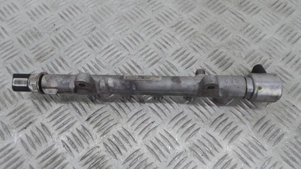 Fuel rail MERCEDES-BENZ Classe C (W204) Imagem-1