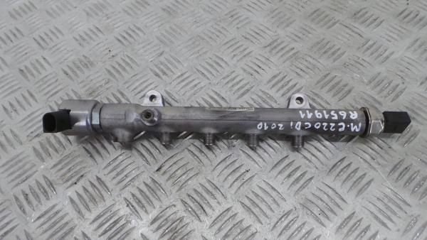 Fuel rail MERCEDES-BENZ Classe C (W204)