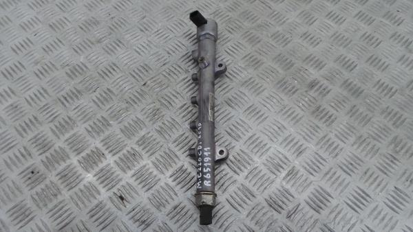 Fuel rail MERCEDES-BENZ Classe C (W204) Imagem-2