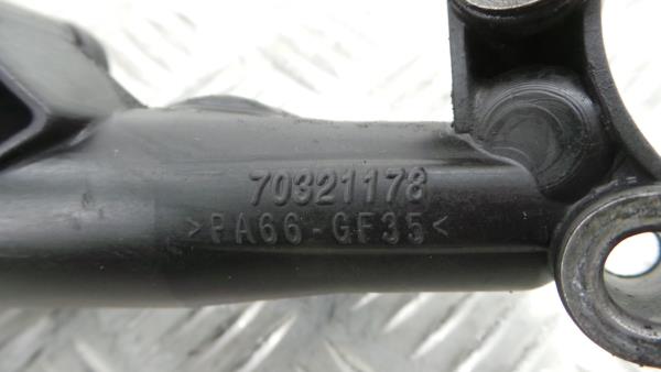 Oil filter cap / housing MERCEDES-BENZ Classe C (W204) Imagem-4