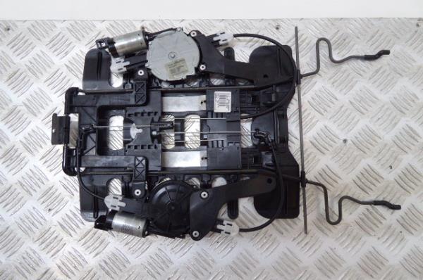 Moteur de réglage des sièges VOLKSWAGEN Scirocco (137, 138)