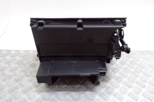 Guantera SEAT Leon (5F1) Imagem-2