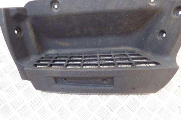 Pièce en plastique générique MITSUBISHI Canter (FB7, FB8, FE7, FE8) VII Imagem-1