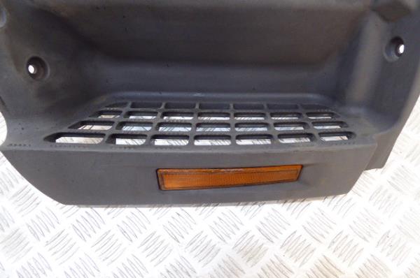 Pièce en plastique générique MITSUBISHI Canter (FB7, FB8, FE7, FE8) VII Imagem-1