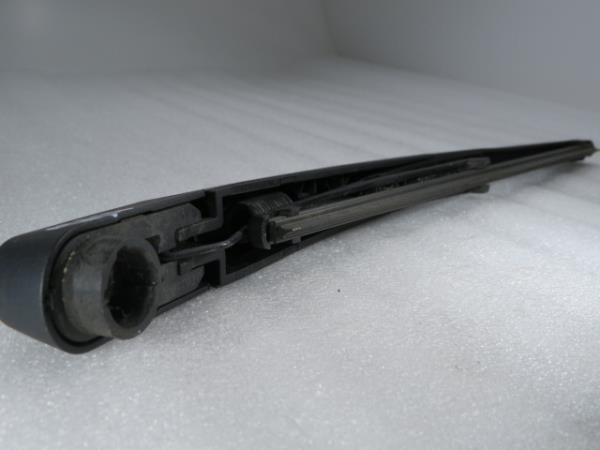 Windscreen wiper arm Right front PEUGEOT 5008 I (0U_, 0E_) Imagem-1