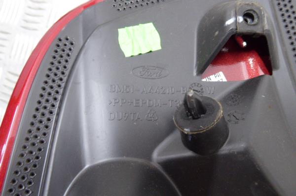 Spoiler portellone FORD Focus III Imagem-6