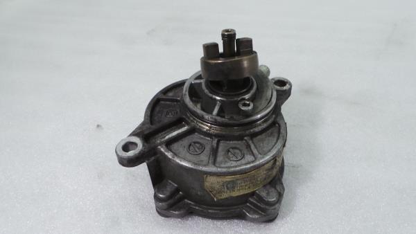 Dépressuriseur de freins / pompe à vide MERCEDES-BENZ Classe C (W204)