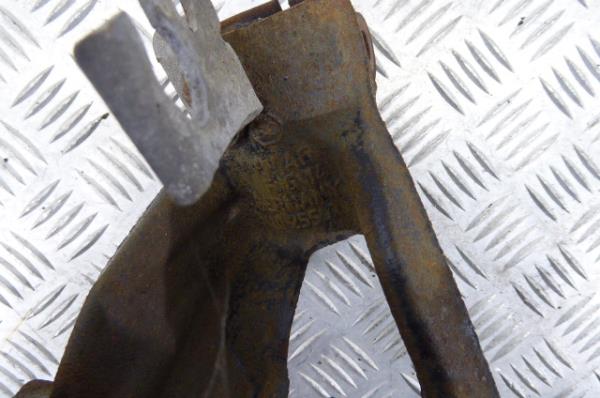 Left front steering knuckle VOLKSWAGEN Golf VII Variant (BA5, BV5) Imagem-2