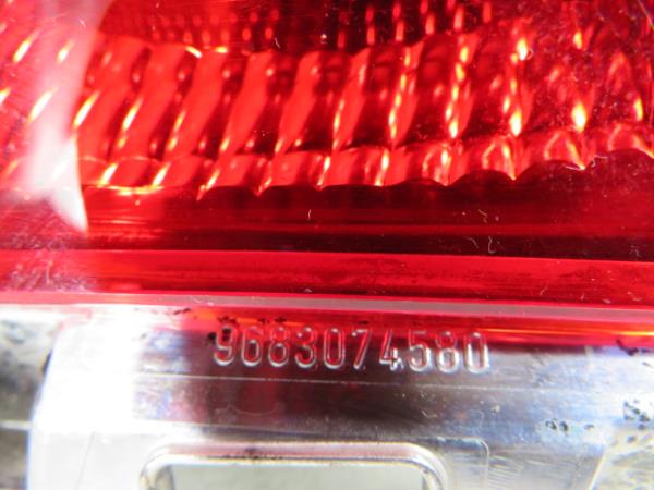 Riflettore posteriore sinistro PEUGEOT 2008 I (CU_) Imagem-3