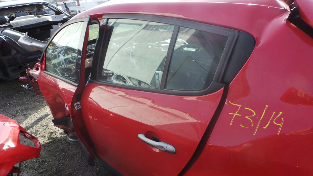 Porta trás esquerda RENAULT Megane III (BZ0_)