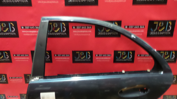Porta trás esquerda MERCEDES-BENZ Classe C (W203) Imagem-1