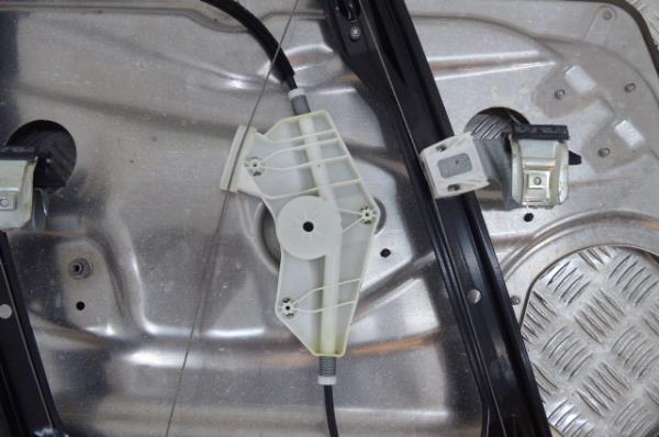 Right front window regulator MERCEDES-BENZ Classe C (W204) Imagem-3