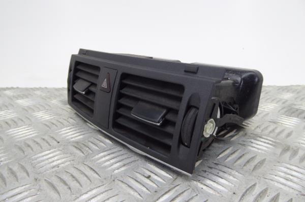 Difusor / salida de aire MERCEDES-BENZ Classe C (W204) Imagem-3