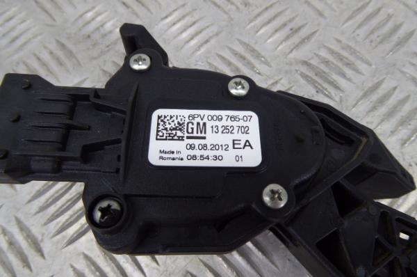 Pedal do acelerador OPEL Astra J Sedan Imagem-4