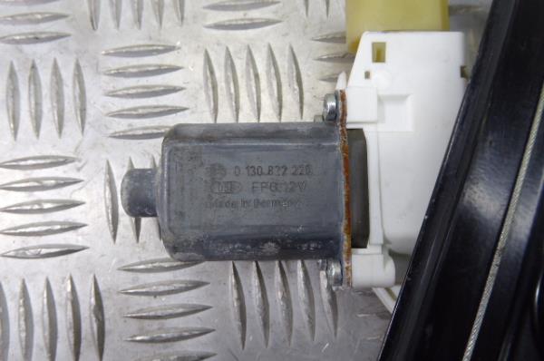 Left front window regulator BMW 3 (E90) Imagem-6